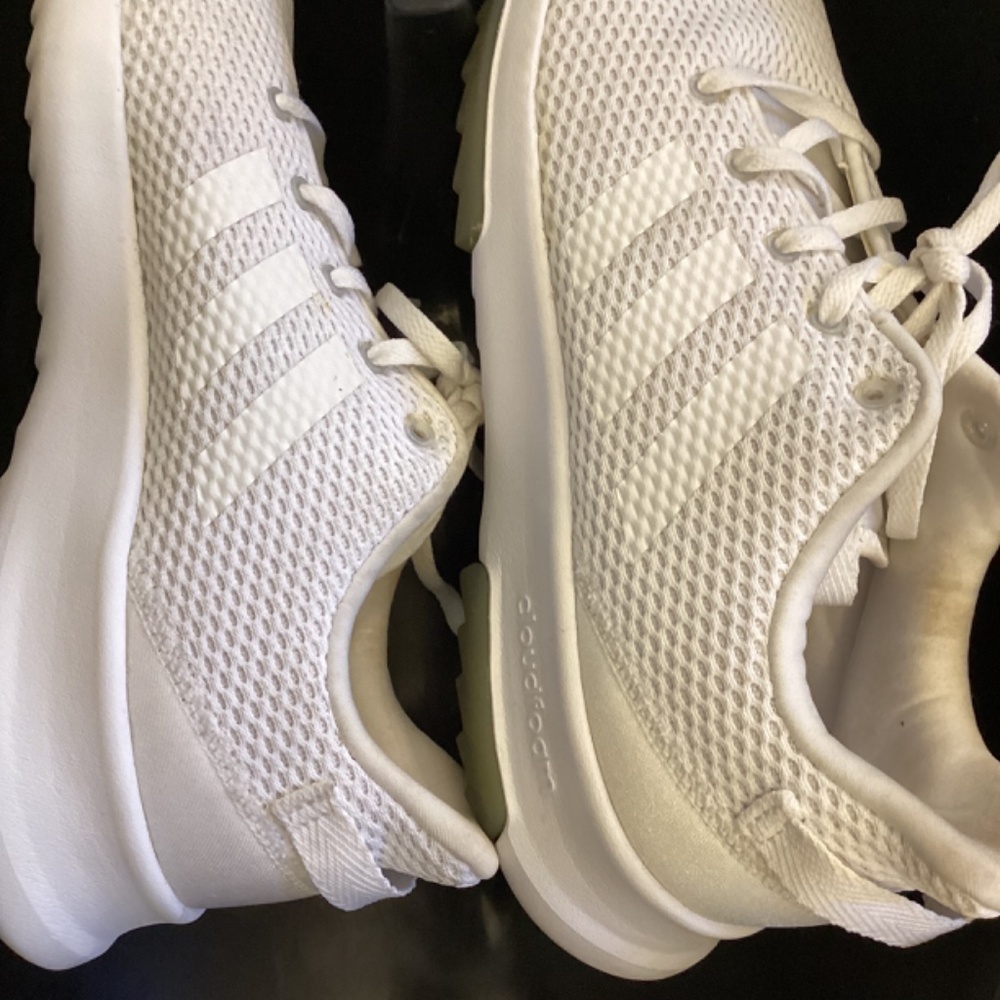 ADIDAS SNEAKERS (SIZE 10) - Picture 5 of 8